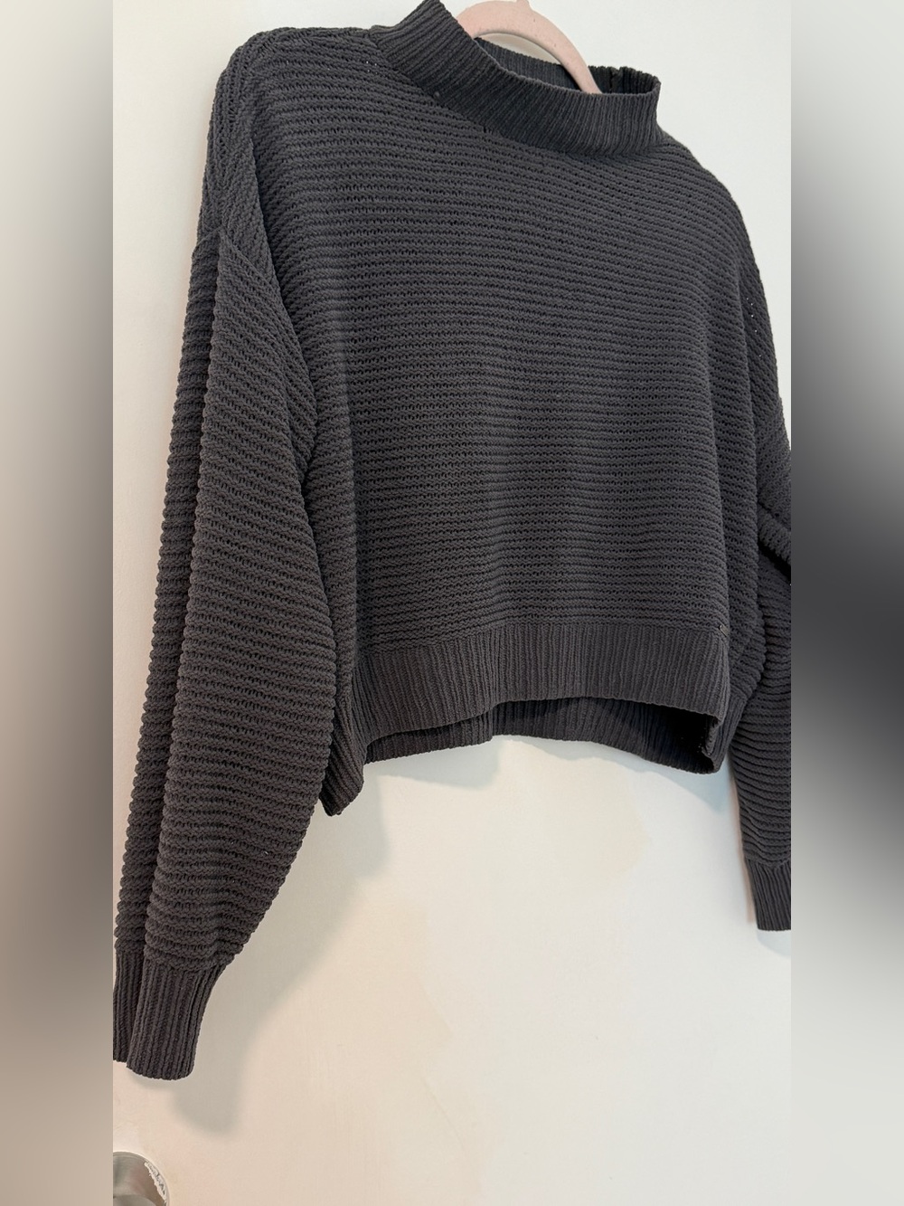 Hollister gray mock neck cropped sweater - Picture 6 of 7